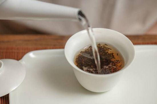 各類茶的注水方式，不同的茶泡茶時怎么注水