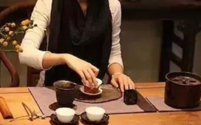 三才蓋碗的正確拿法，三才蓋碗抓碗法圖解