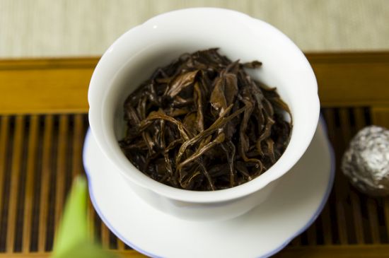 干吃茶葉致癌嗎，長期吃干茶葉的危害