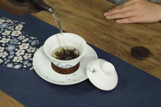 各類茶的注水方式，不同的茶泡茶時怎么注水