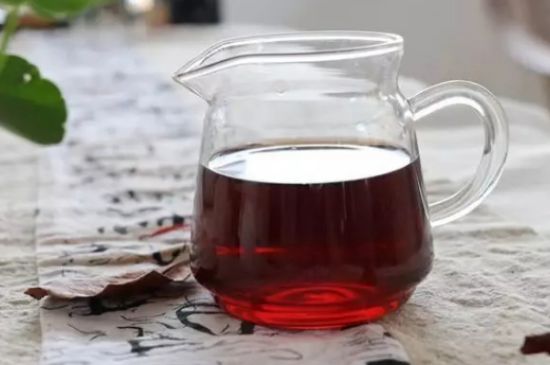 黑茶調(diào)理婦科病，女人喝黑茶好處太多了！