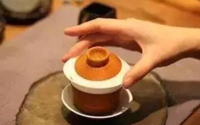 三才蓋碗的正確拿法，三才蓋碗抓碗法圖解