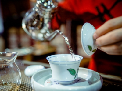 千萬別做兼職茶藝師，女人學(xué)茶藝好嗎？