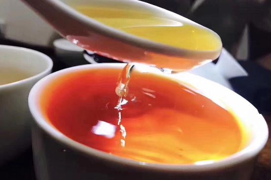 女人喝肉桂紅茶有什么好處，肉桂加紅茶的功效與作用