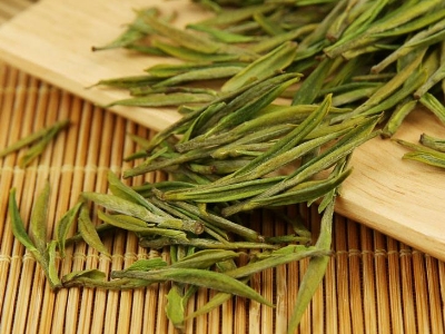 安吉白茶的功效與作用，簡(jiǎn)單概括安吉<a href=http://www.hospitalantoniolorena.com/fenlei/baicha/ target=_blank class=infotextkey>白茶功效</a>
