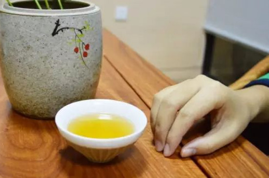 女人喝茶要行扣茶禮嗎，叩茶禮女士能用嗎？