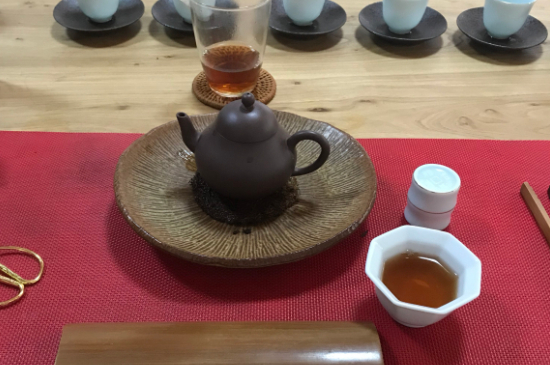 肉桂可以用紫砂壺沖泡嗎，紫砂壺能泡武夷巖茶肉桂用嗎？