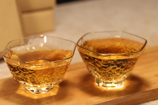 白茶的年份是怎么區(qū)分，如何辨別白茶年份