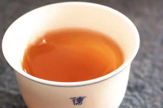 老茶和新茶哪個(gè)好，老茶好喝還是新茶好喝