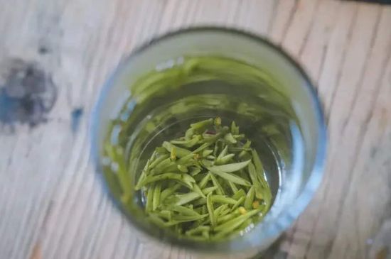 泡好的茶水放冰箱能保存多久，泡好的茶冷藏放多久？