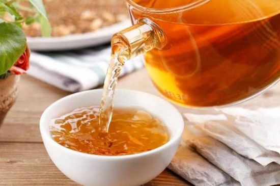 飯店喝的聞起很香的茶，餐館里的蕎麥茶還是大麥茶？