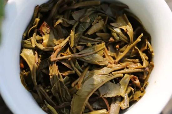 什么茶葉容易放香精，香精茶有什么危害？