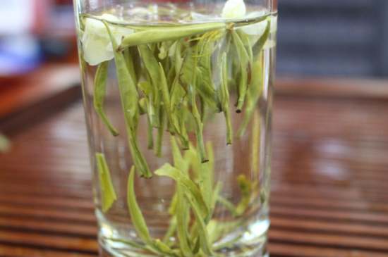 茉莉銀針適合什么人喝，茉莉銀針茶有什么功效