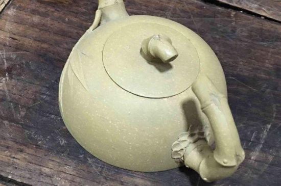 本山綠泥紫砂壺小黑點(diǎn)多嗎，真正本山綠泥會吐黑嗎？