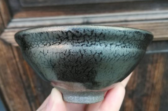 怎么鑒別建盞化學(xué)釉，真假建盞的對比與辨別