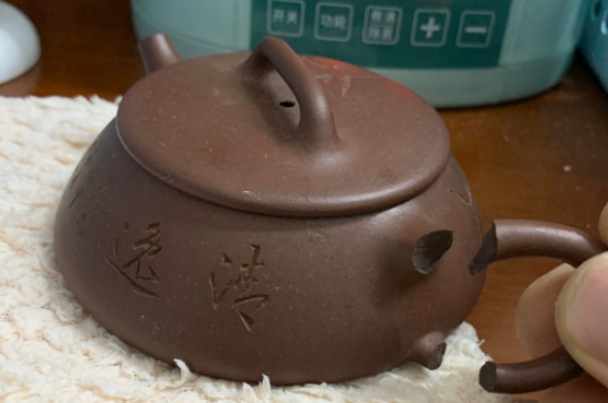 新買的紫砂壺為什么會(huì)裂，真的紫砂壺是不是很容易開裂？