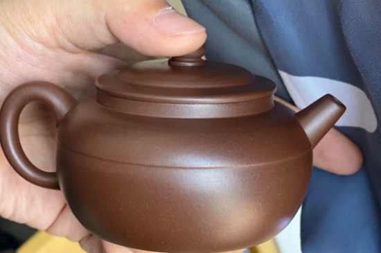 新買的紫砂壺為什么會(huì)裂，真的紫砂壺是不是很容易開裂？