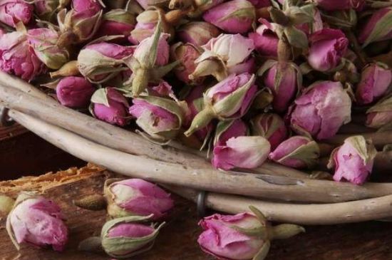 玫瑰花茶是應(yīng)該煮還是蒸，玫瑰花茶是不是煮一下效果更好？