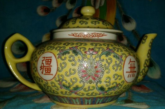 瓷壺適合泡什么茶，瓷器茶具喝什么茶好