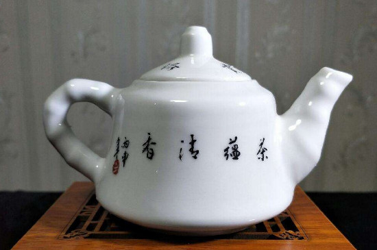 瓷壺適合泡什么茶，瓷器茶具喝什么茶好