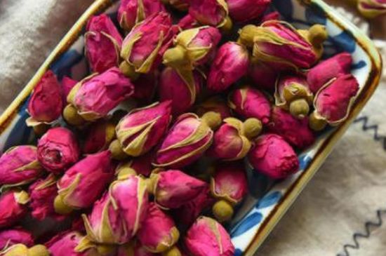 干玫瑰花泡水放幾顆，玫瑰花泡水一次放幾朵？