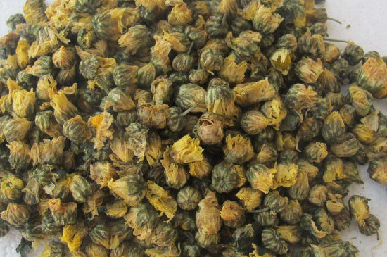 菊花茶大朵小朵有什么區(qū)別，菊花喝大朵還是小朵？