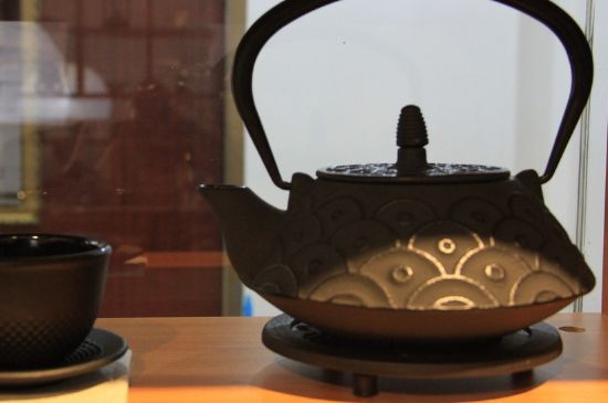 鐵壺生銹燒的水有害嗎，鐵壺內(nèi)壁生銹怎么辦