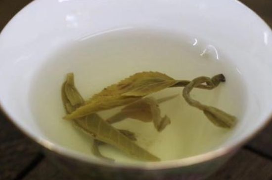 茉莉龍珠泡開(kāi)后為什么都是梗，茉莉龍珠泡開(kāi)后什么樣？