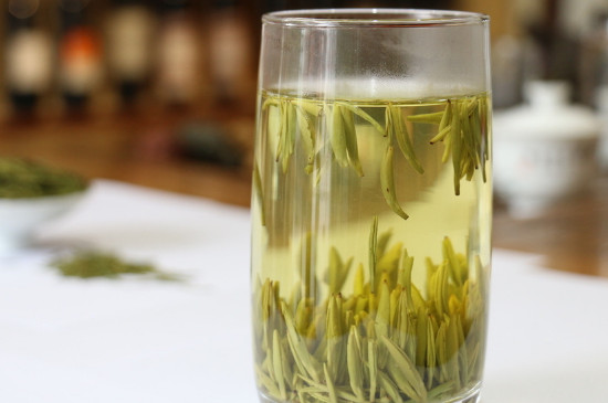 竹葉青茶泡不立起來怎么回事，竹葉青茶怎么泡立起來