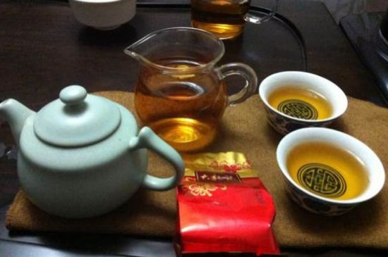 肉桂茶和大紅袍哪個貴，武夷山肉桂與大紅袍的價格比較