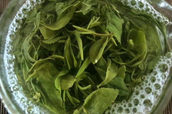 綠茶放了三年還能喝嗎，綠茶放久了喝了會(huì)怎樣