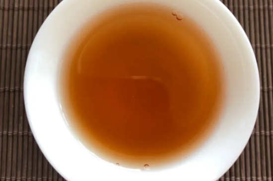 老白茶上火還是去火？夏季喝煮的老白茶會(huì)容易上火！