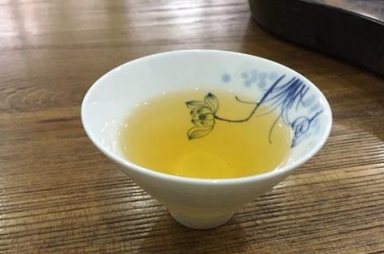 鴨屎香單叢雪片茶的特點(diǎn)，鳳凰雪片茶有什么特點(diǎn)？