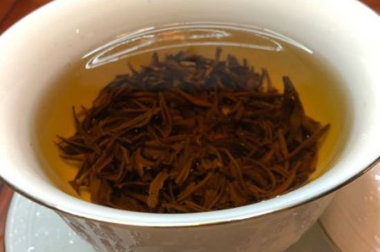 女人晚上喝紅茶好嗎，女人紅茶啥時候喝最好？