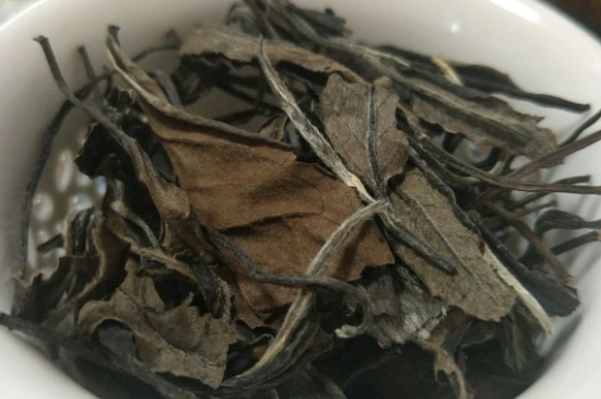 福鼎白茶貢眉和壽眉的區(qū)別，壽眉與貢眉有什么區(qū)別