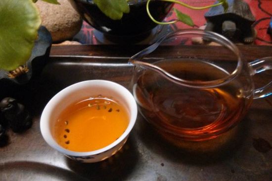 正山小種對(duì)胃好嗎，正山小種養(yǎng)胃還是傷胃