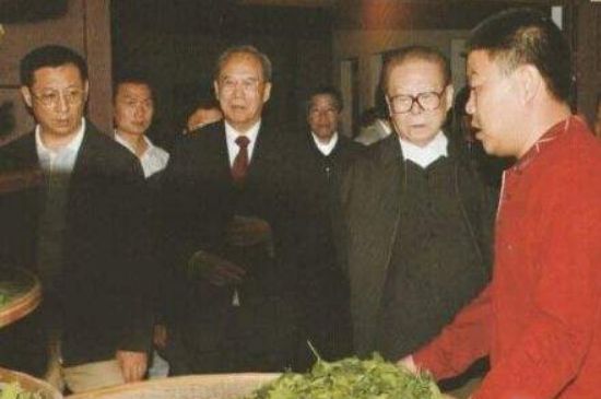 母樹大紅袍給誰喝了，為什么母樹大紅袍叫三棵六株？