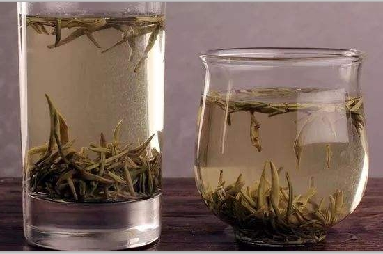 西湖龍井茶毫和發(fā)霉區(qū)別圖片，長霉的龍井茶葉會是什么樣？