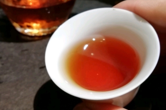 長期喝巖茶會上火嗎？巖茶這樣喝了容易上火！