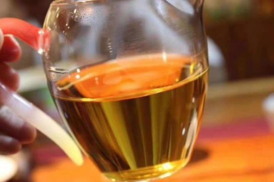 女人晚上喝紅茶好嗎，女人紅茶啥時候喝最好？