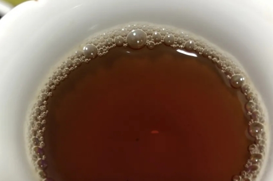 老白茶上火還是去火？夏季喝煮的老白茶會(huì)容易上火！