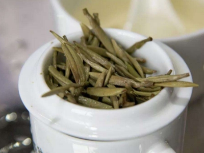白茶煮好還是泡好喝，老白茶是泡還是煮？