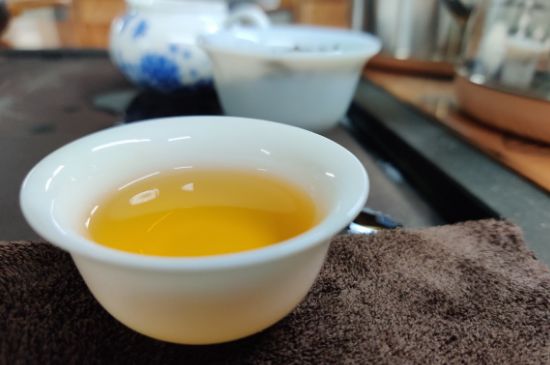 蜜蘭香好還是鴨屎香好，鳳凰單叢茶蜜蘭香和鴨屎香特點有哪些？