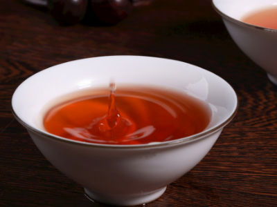 紅茶和綠茶的區(qū)別，常喝紅茶好還是綠茶好？